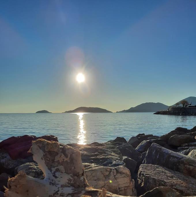 La Terrazza Sul Golfo Dei Poeti Con Vista Mare Leilighet Pitelli Eksteriør bilde